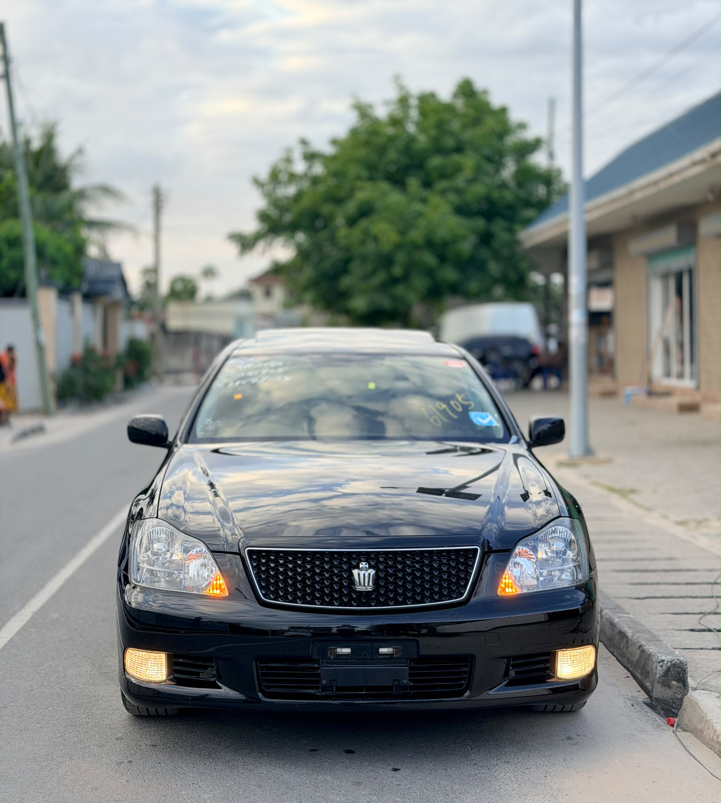 TOYOTA CROWN